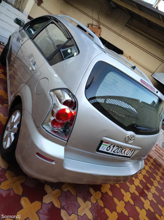 Toyota Verso 2006 · 1.8 MT