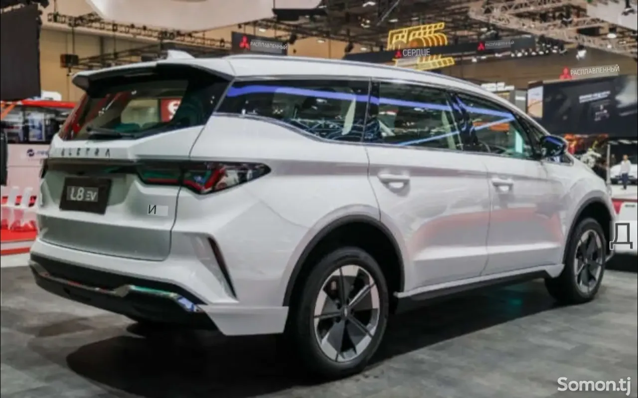 Geely Livan RL7 2025 · AT