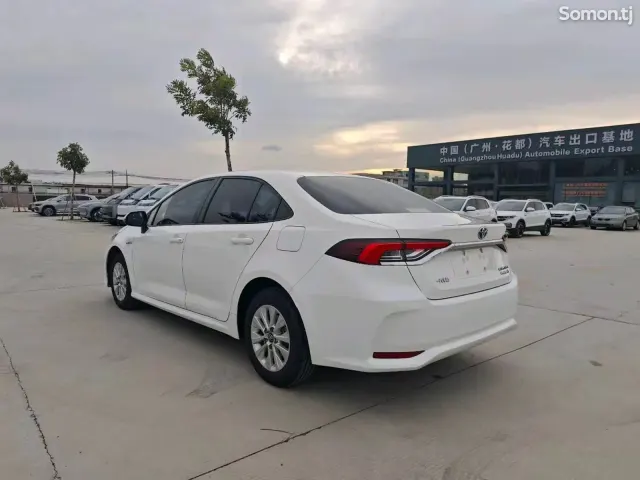Toyota Corolla 2021 · 1.8 AT