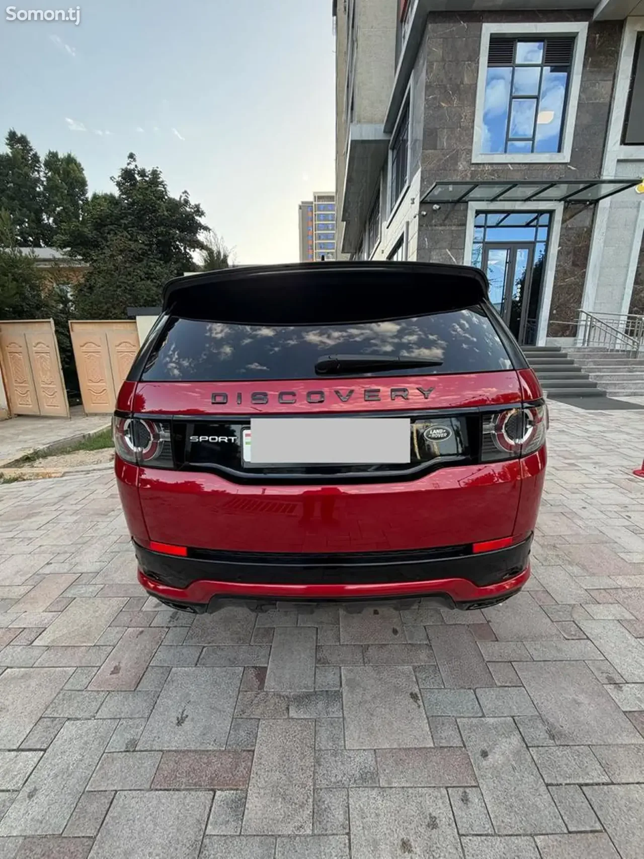 Land Rover Discovery 2016 · 2.0 AT