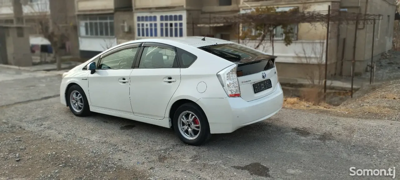 Toyota Prius 2009 · 1.8 AMT