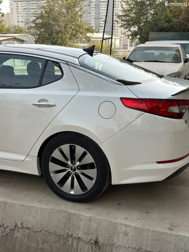 Kia K5 2011 · 2.0 AT