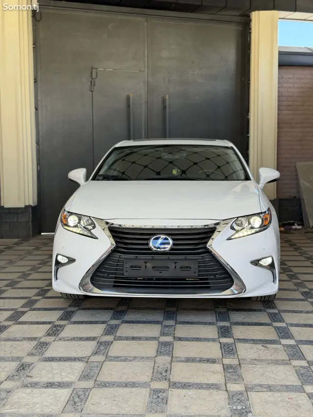 Lexus ES series 2016 · 2.5 AT