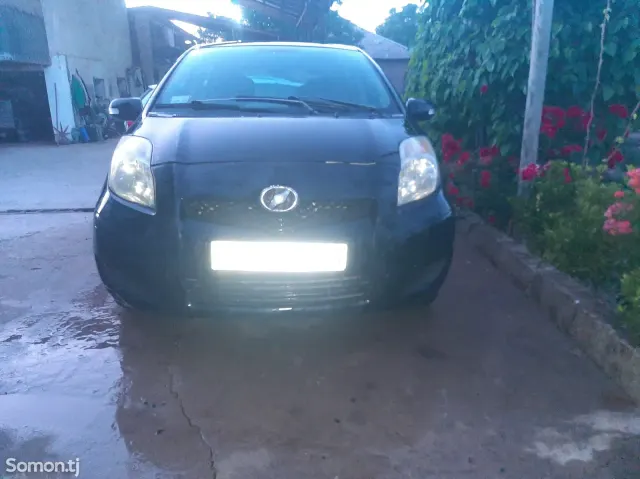 Toyota Vitz 2008 · 1.1 AT