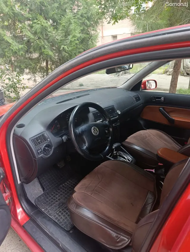 Volkswagen Golf 1998 · 1.9 AT
