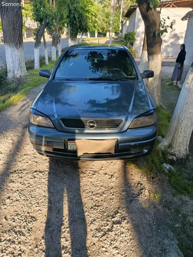 Opel Astra G 1998 · 1.6 MT