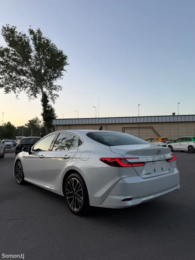 Toyota Camry 2026 · 2.5 AT