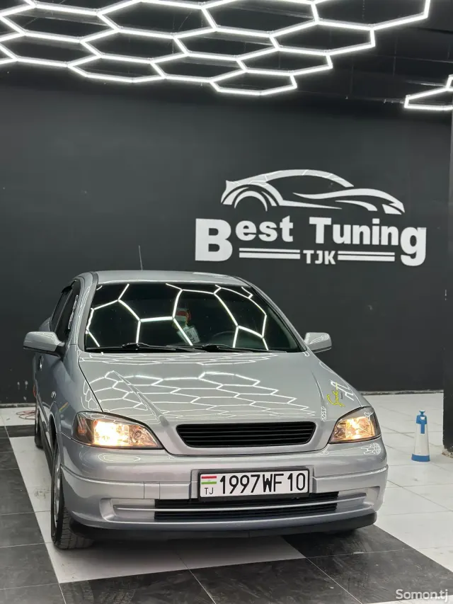 Opel Astra G 2000 · 1.6 MT
