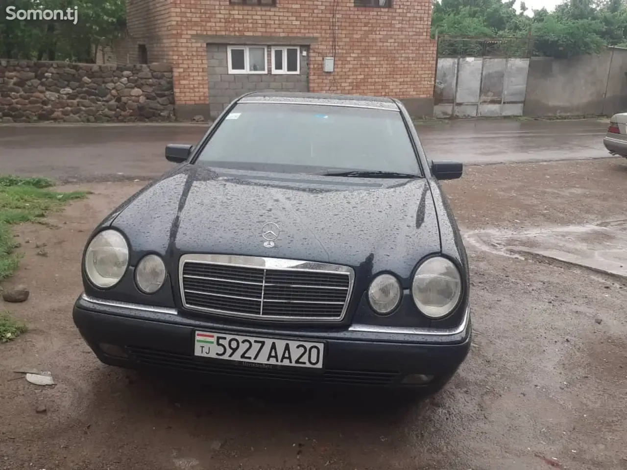 Mercedes-Benz E class 1997 · 2.0 MT