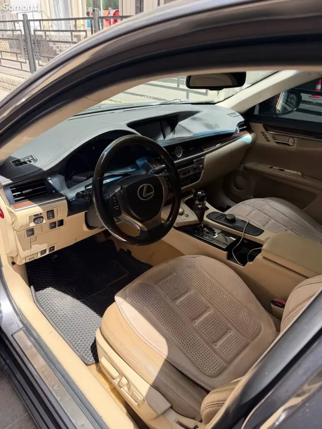 Lexus ES series 2014 · 3.0 AT