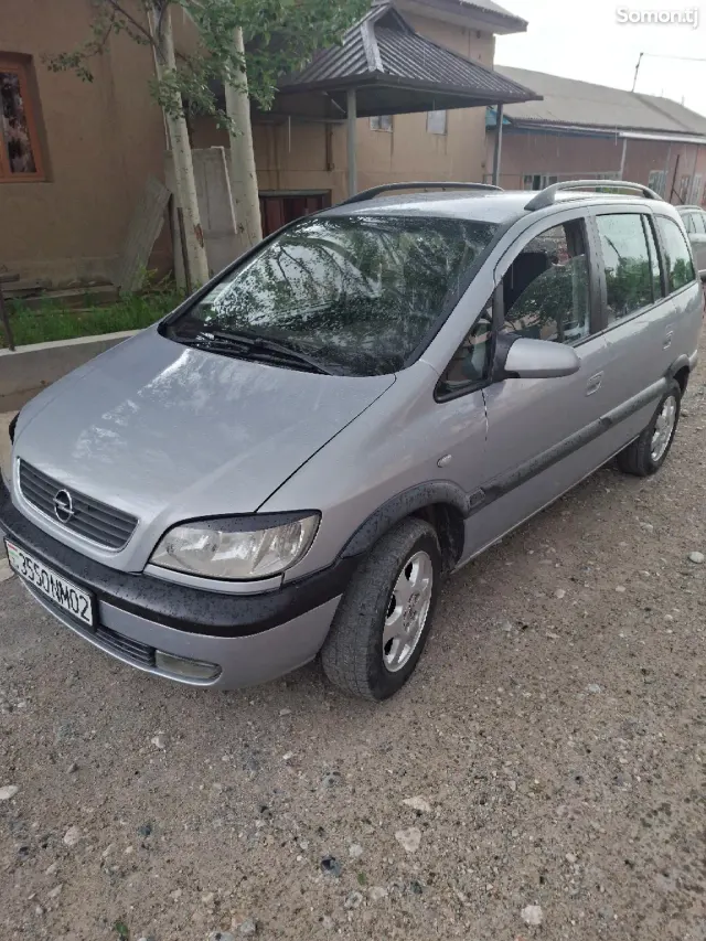 Opel Zafira 2002 · 1.8 MT