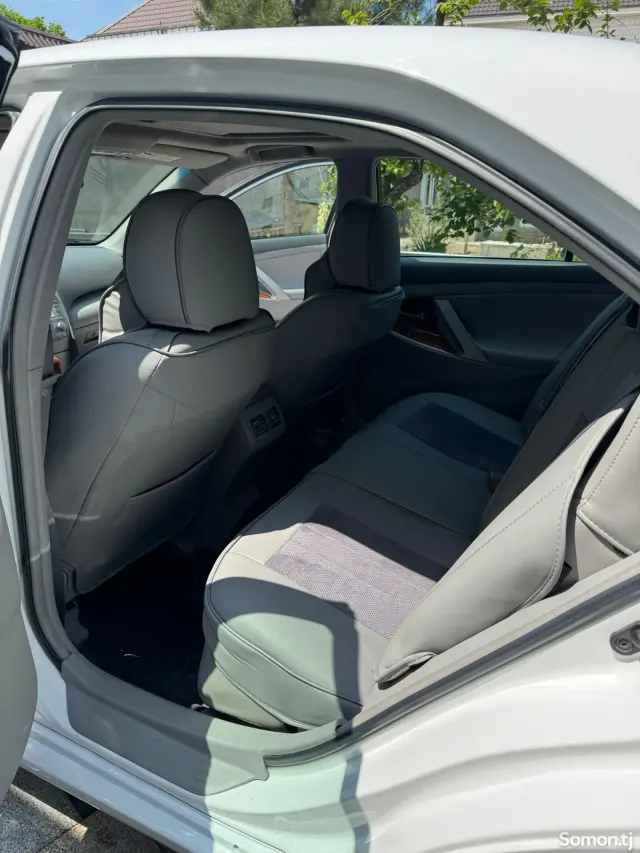 Toyota Camry 2010 · 2.5 AT