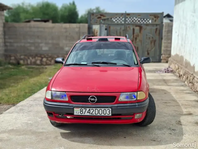 Opel Astra F 1995 · 1.6 MT