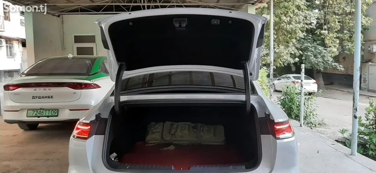 Geely Galaxy E8 2024 · AT