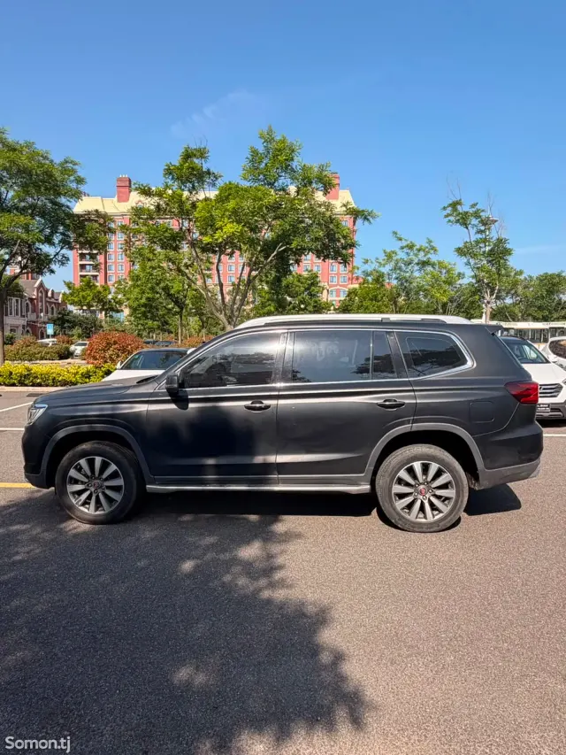 Roewe RX8 2018 · 2.0 AT