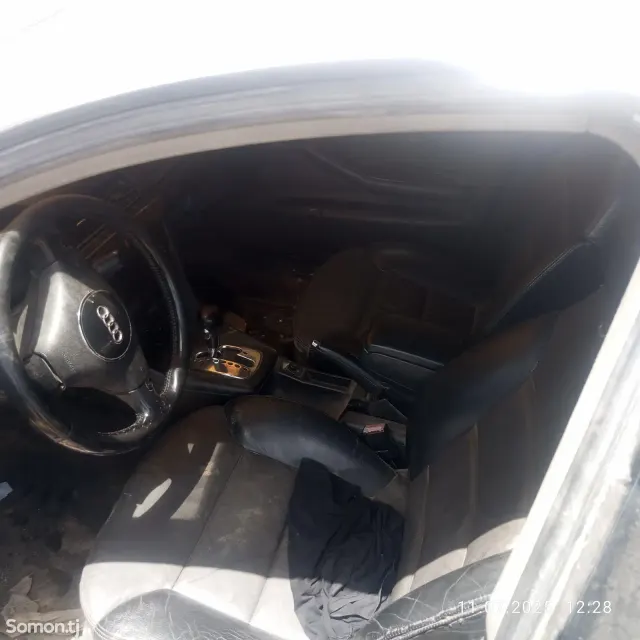 Audi A6 2000 · 2.6 AT