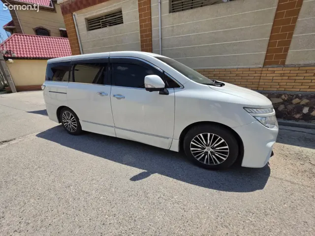 Nissan Elgrand 2014 · 2.5 AT