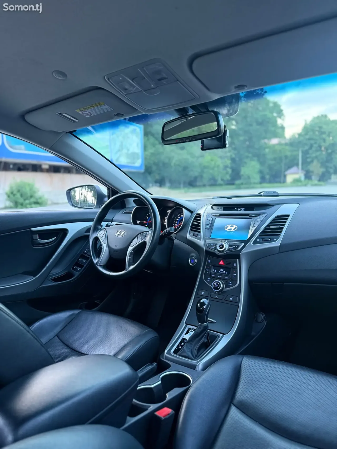 Hyundai Avante 2015 · 1.6 AT