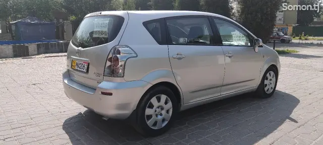 Toyota Verso 2006 · 2.2 MT