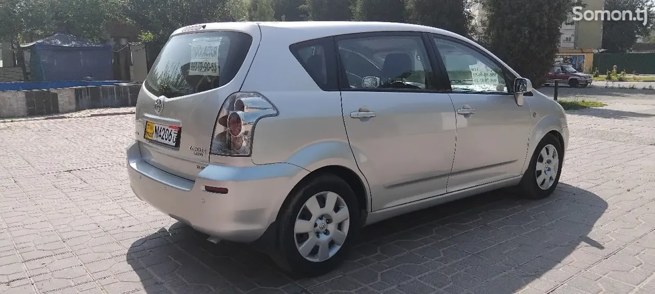 Toyota Verso 2006 · 2.2 MT