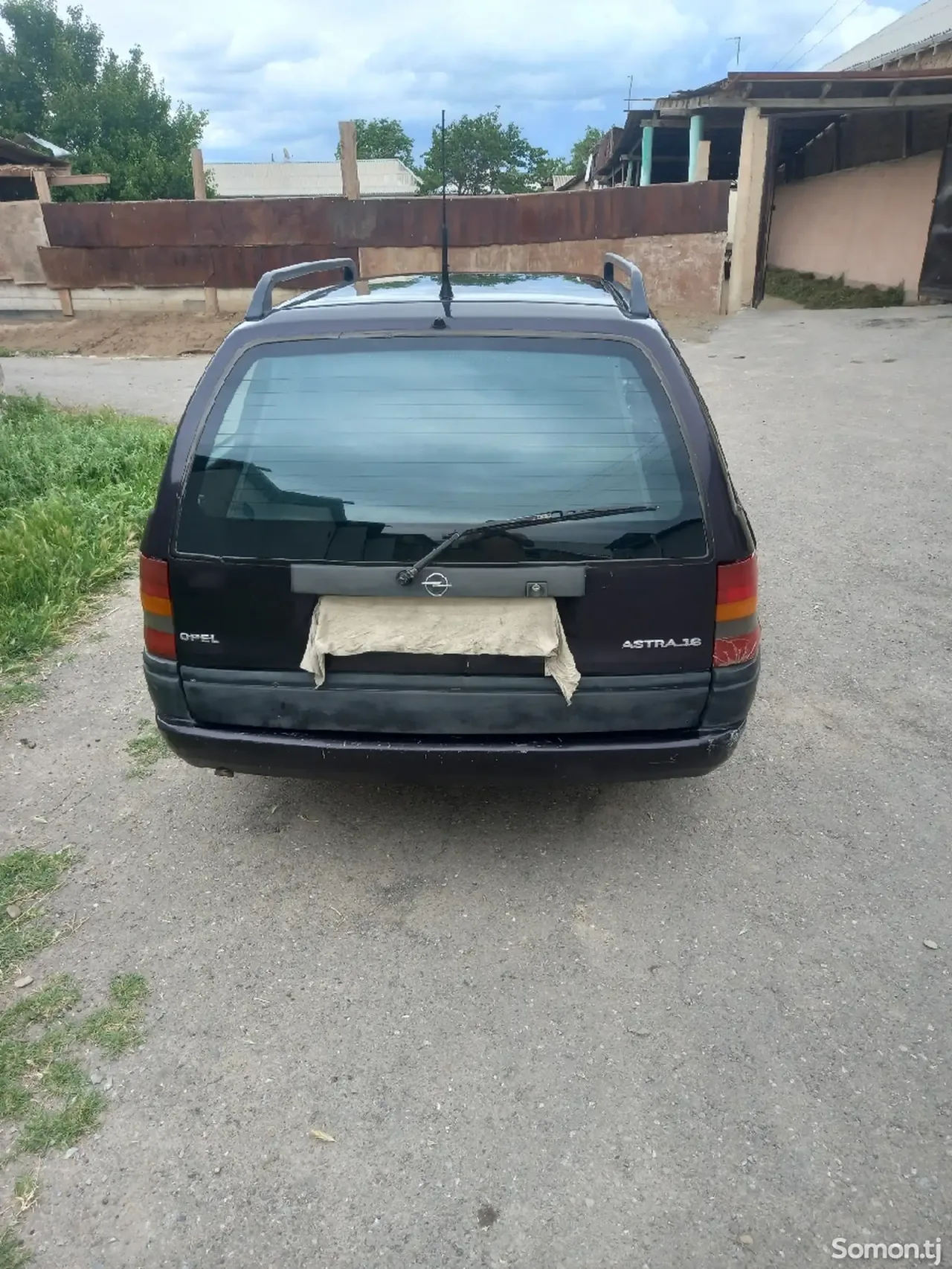 Opel Astra F 1994 · 1.6 MT
