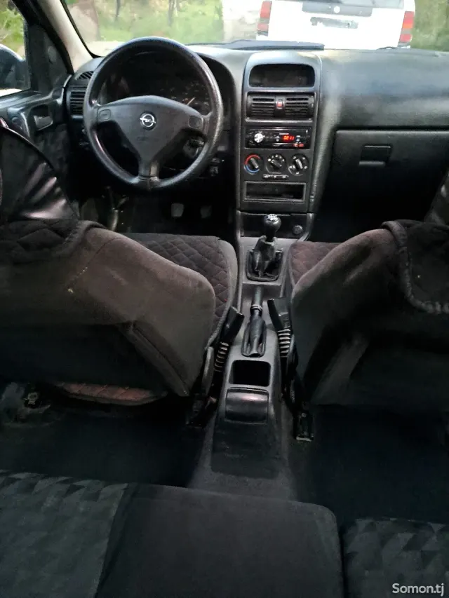 Opel Astra G 1998 · 1.6 MT