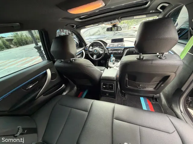 BMW 3 series 2018 · 2.0 AT