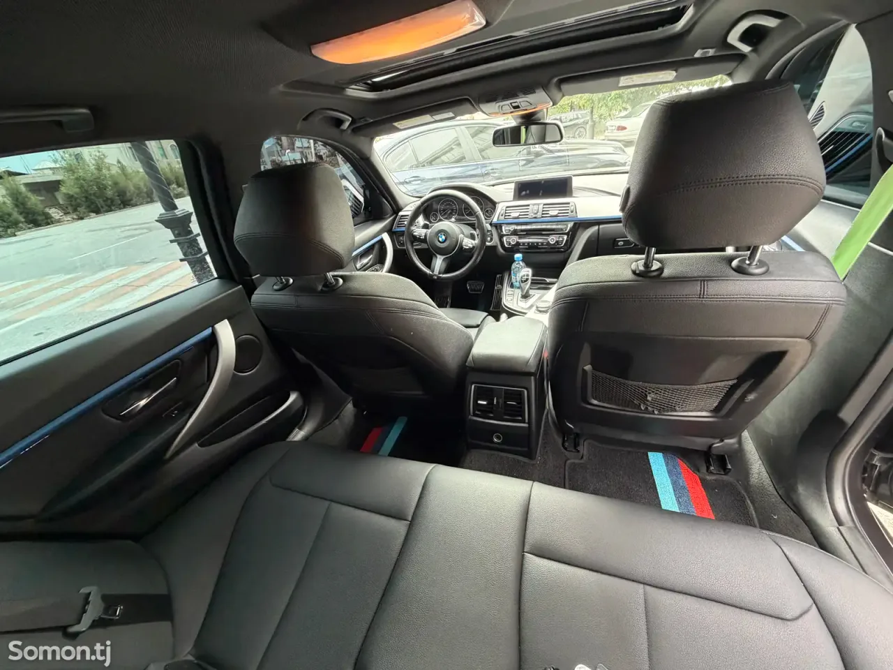 BMW 3 series 2018 · 2.0 AT