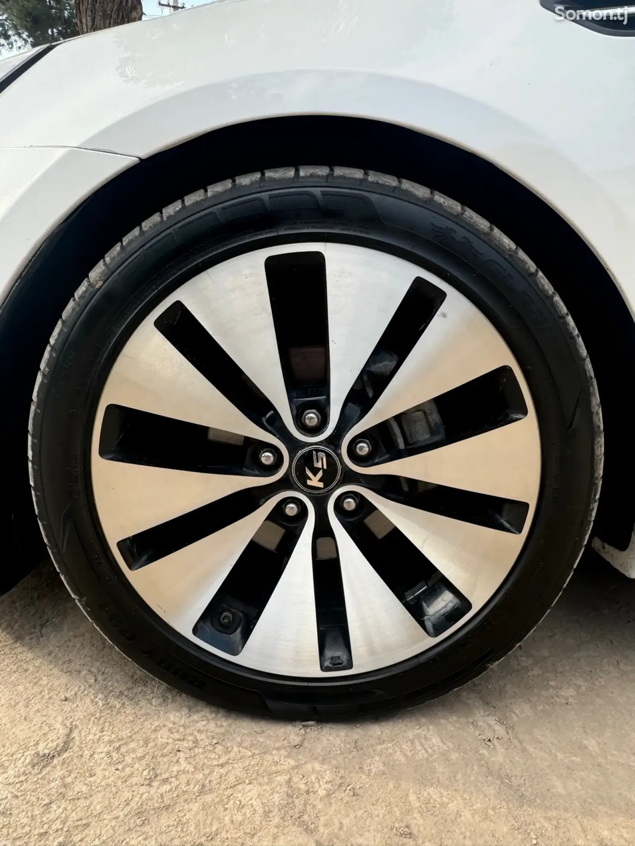 Kia K5 2011 · 2.2 AT