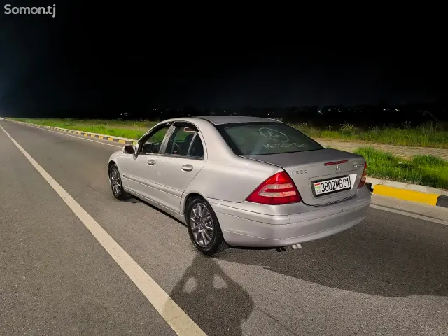 Mercedes-Benz C class 2001 · 2.2 MT