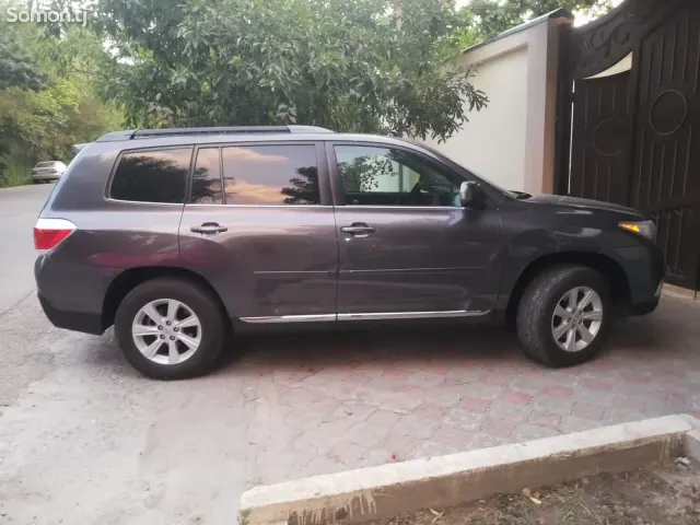 Toyota Highlander 2012 · 3.5 AT