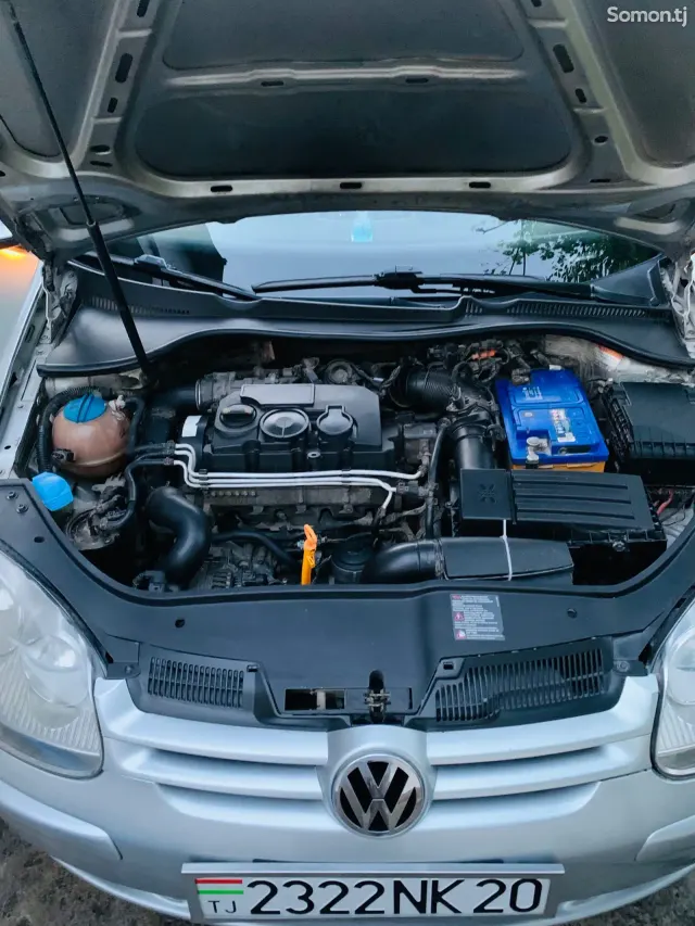 Volkswagen Golf 2010 · 2.0 AT