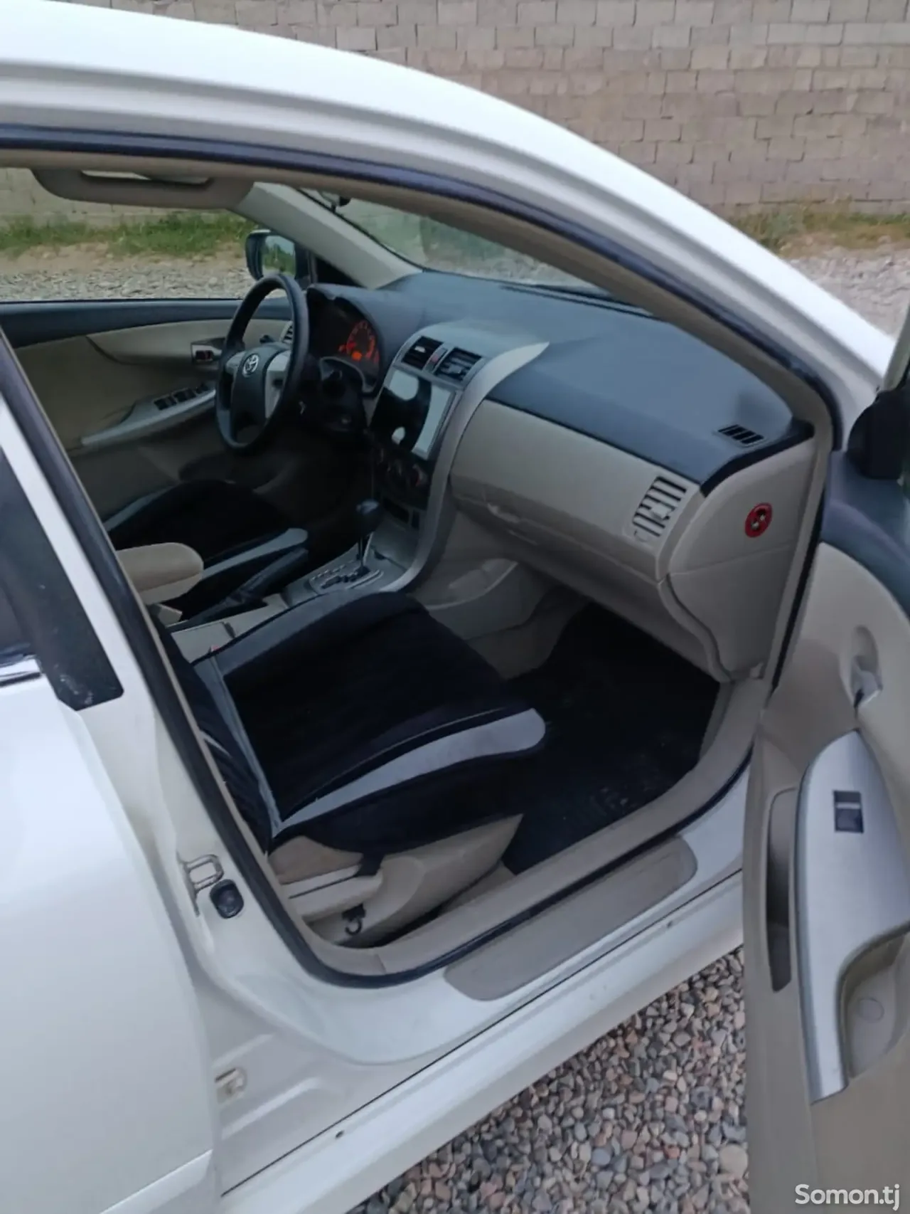 Toyota Corolla 2013 · 1.8 AT