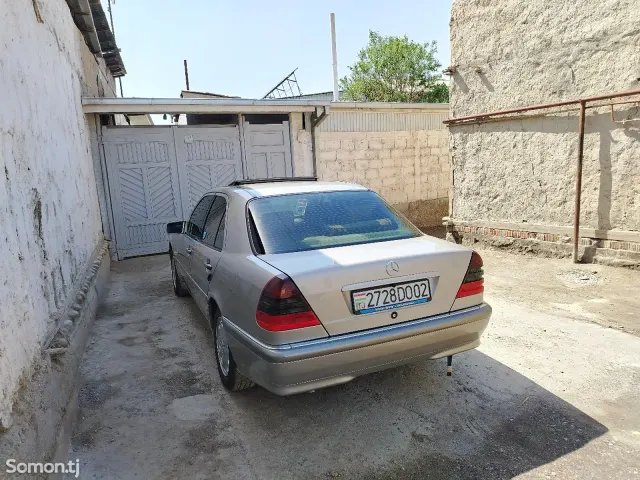 Mercedes-Benz C class 2000 · 1.8 MT