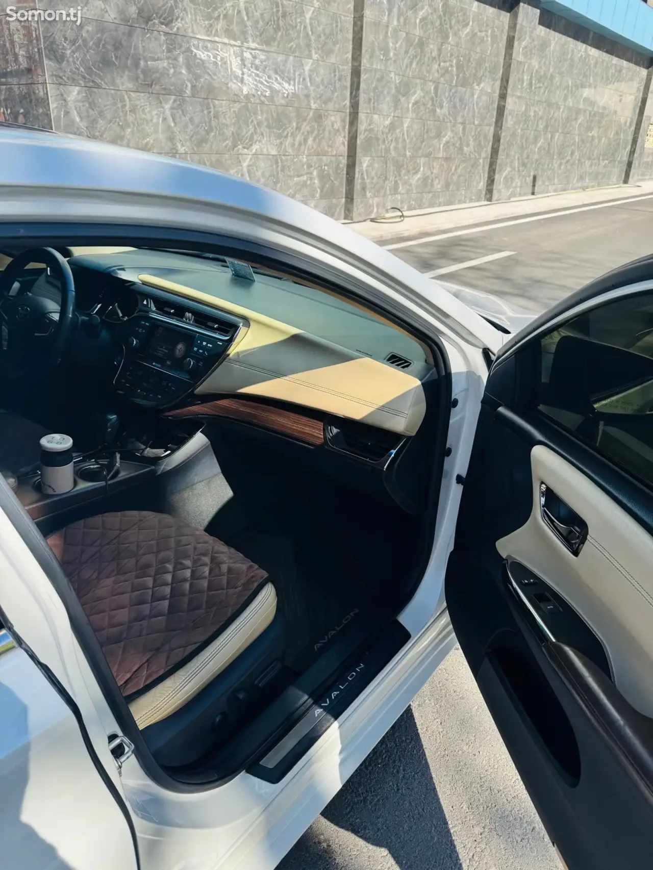 Toyota Avalon 2014 · 2.5 AT