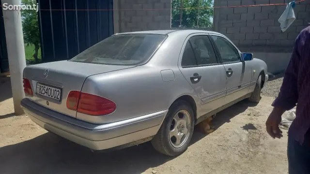 Mercedes-Benz E class 1997 · 2.0 AT