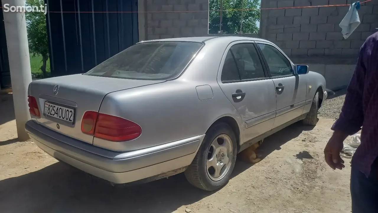 Mercedes-Benz E class 1997 · 2.0 AT