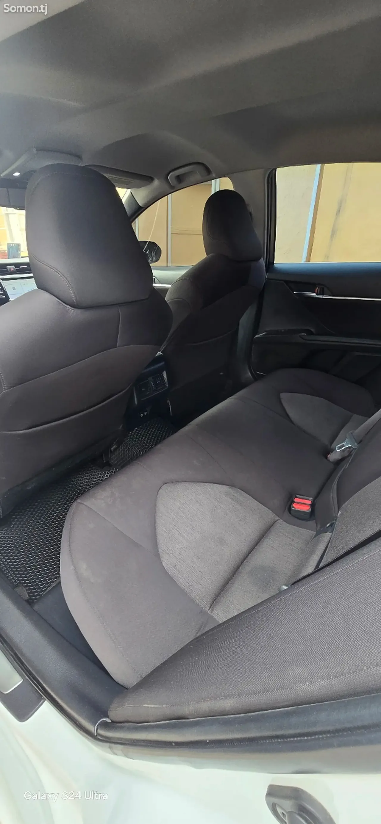 Toyota Camry 2018 · 2.5 AT