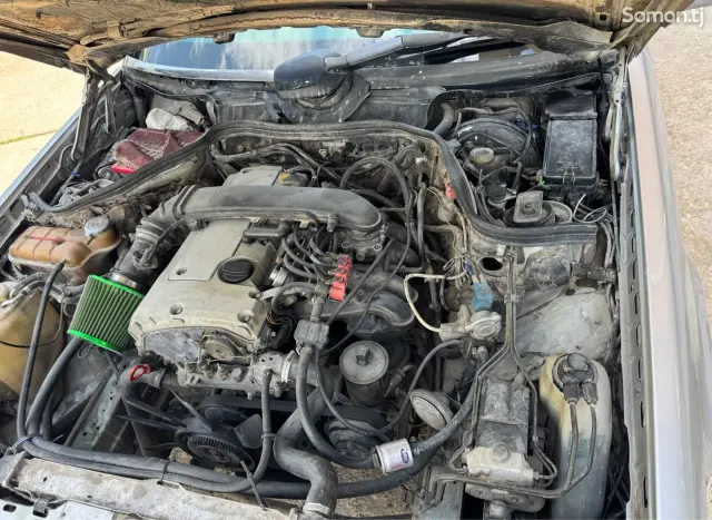 Mercedes-Benz W124 1992 · 2.0 MT