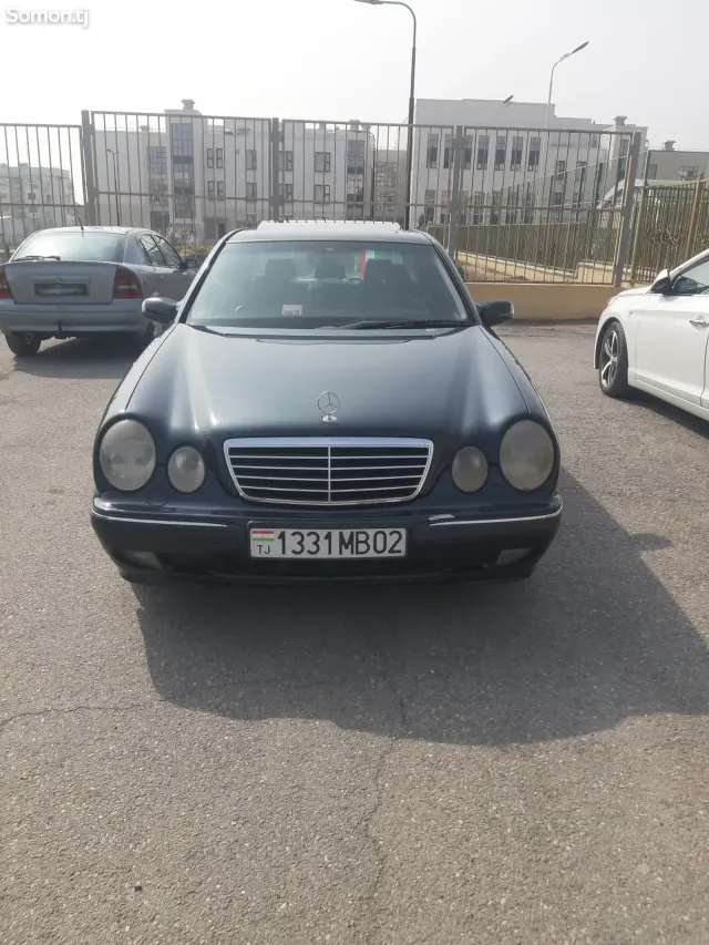 Mercedes-Benz E class 1999 · 3.2 AT