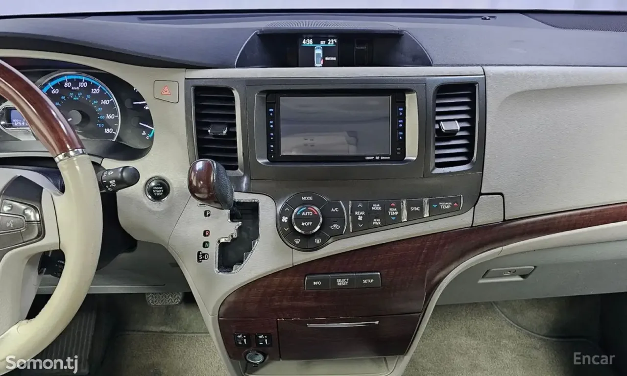 Toyota Sienna 2014 · 3.5 AT
