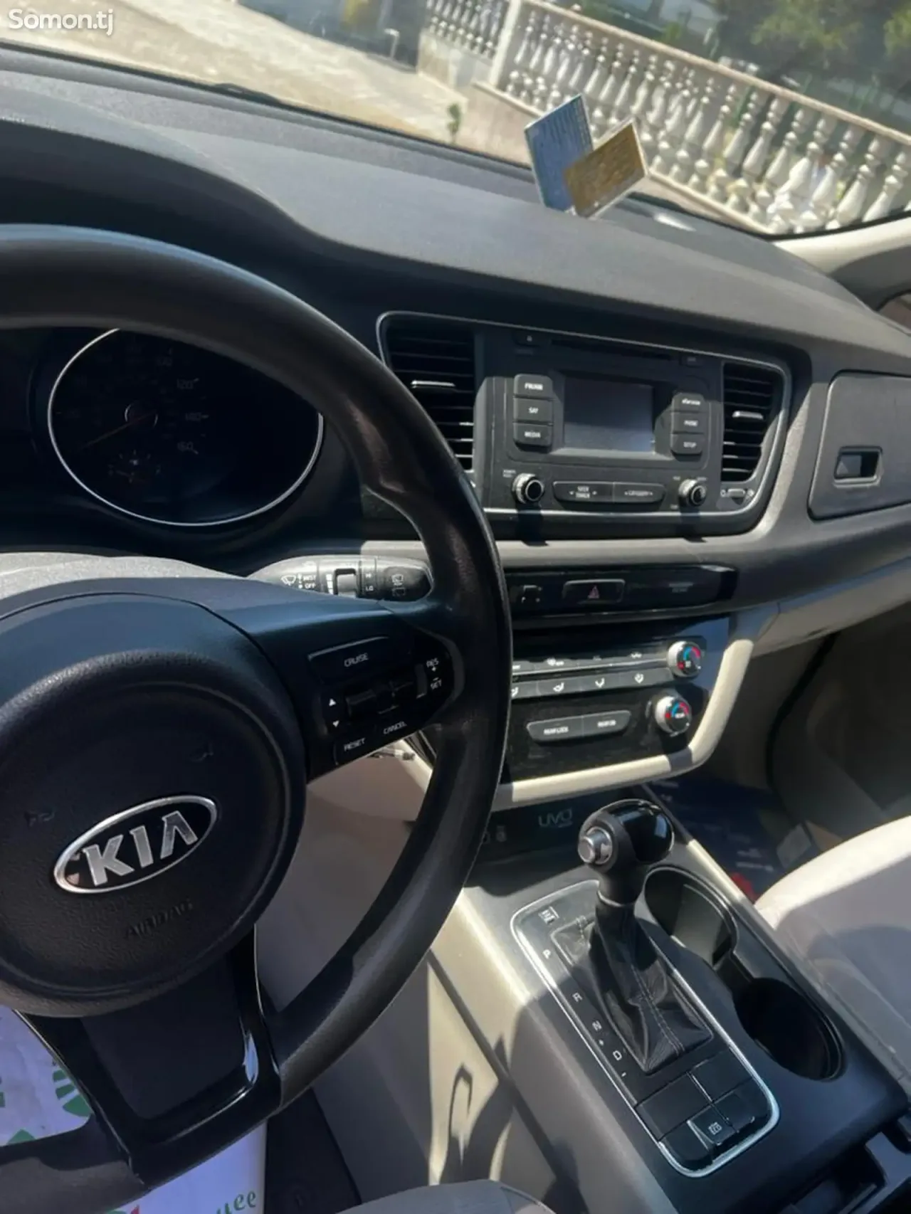 Kia Carnival 2015 · 3.3 AT