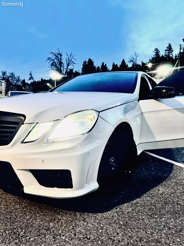 Mercedes-Benz E class 2010 · 3.5 AT