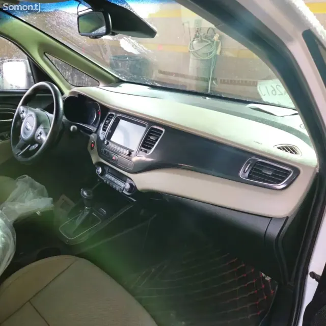 Kia Carens 2014 · 2.0 AT