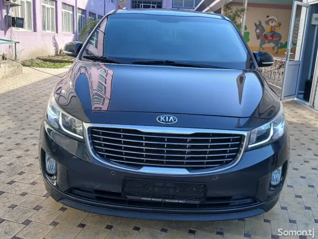Kia Carnival 2015 · 2.2 AT