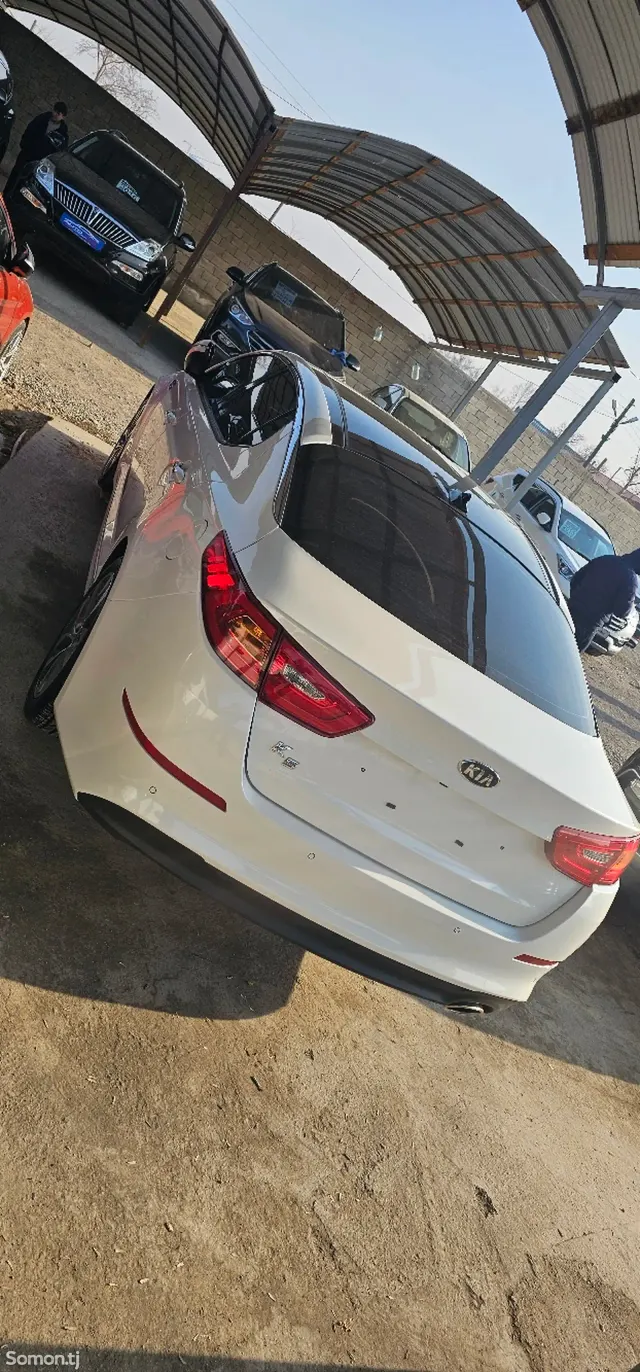 Kia K5 2015 · 2.0 AT