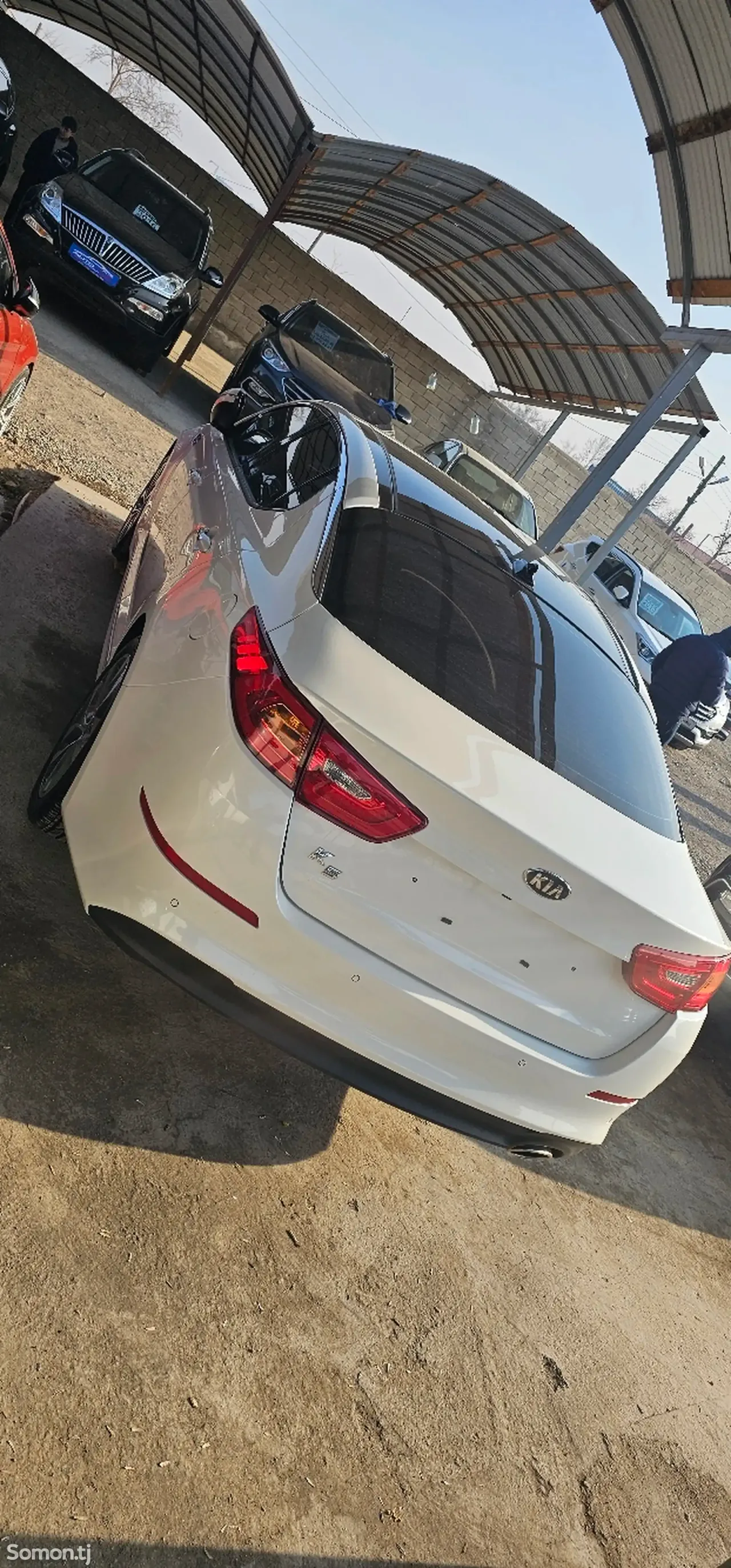 Kia K5 2015 · 2.0 AT