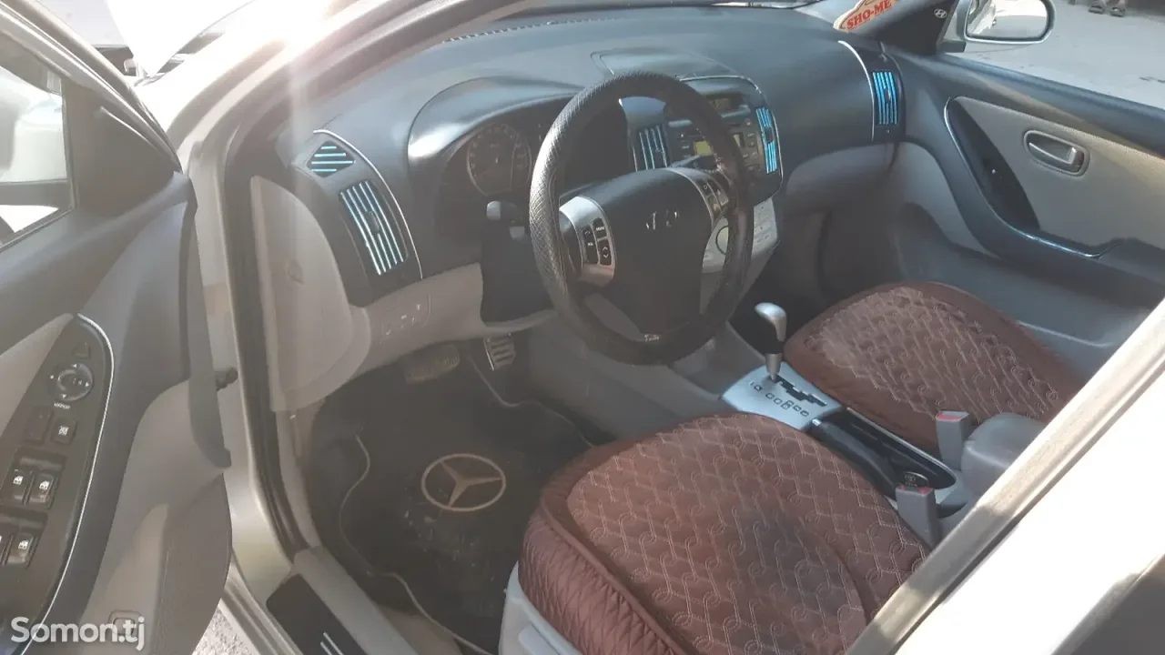 Hyundai Avante 2007 · 1.6 AT