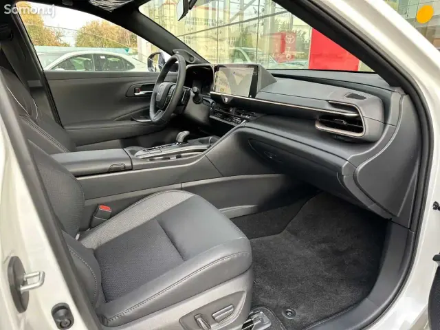 Toyota Crown 2023 · 2.4 AT