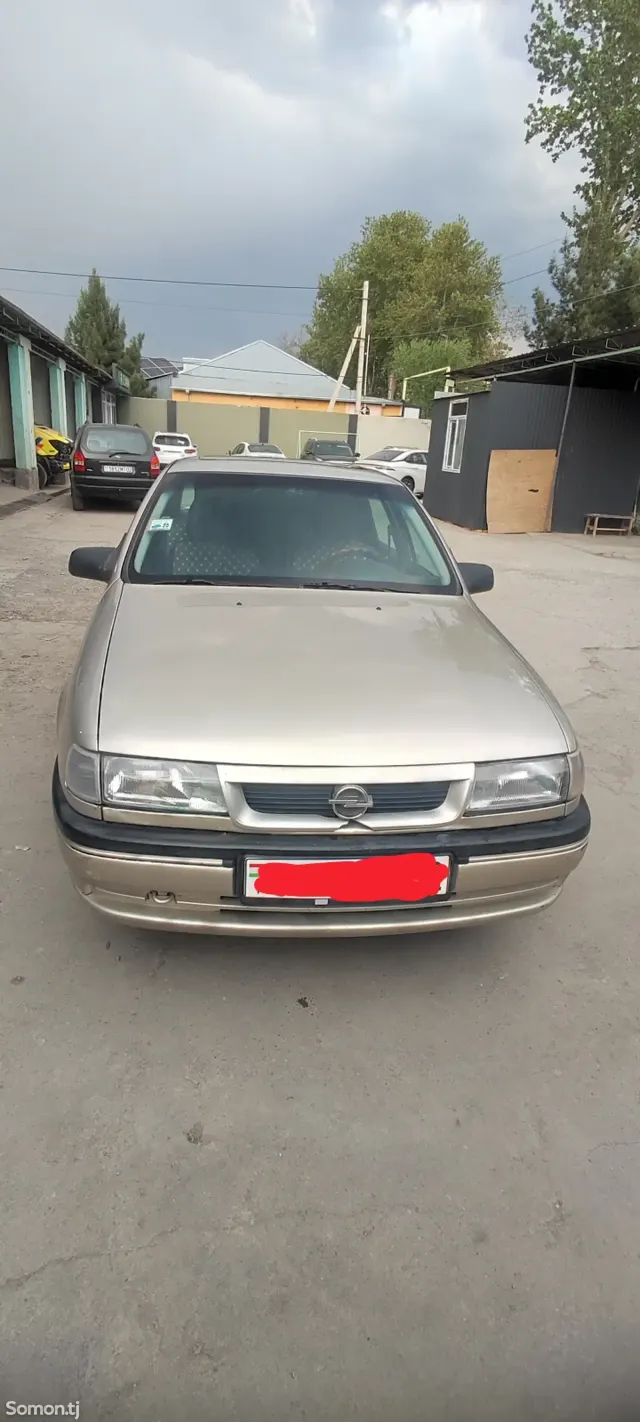 Opel Vectra A 1993 · 1.6 MT